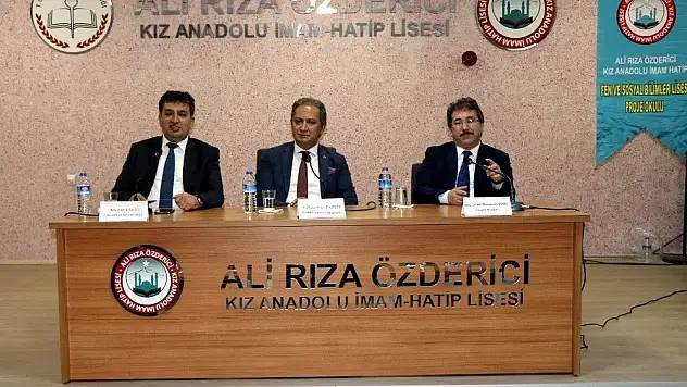 İl Müdürleri Kariyer Günleri kapsamında İmam Hatipli öğrencilerle bir araya geldi