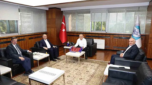 3 ilçe başkanı ziyaretinde neler konuşuldu...