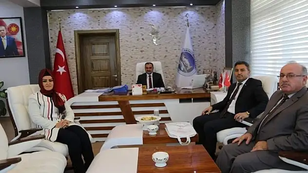 İlçe Sağlık Müdürü Anteplioğlu Başkan Cabbar'ı Makamında Ziyaret Etti
