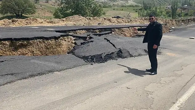 İlçeyi Kayseri'ye bağlayan yol çöktü, 1 aydır böyle…