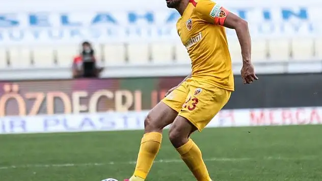 İlhan Parlak rekora koşuyor