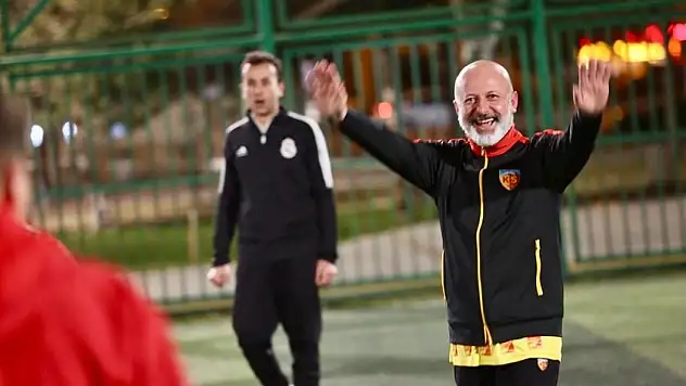İlk gol başkandan...