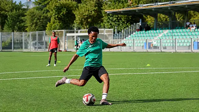 İlk maç, ilk gol! Omosuyi Kayseri'de alkışı topladı