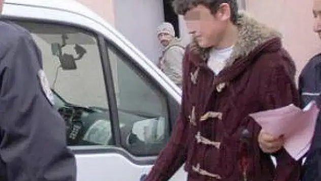 İLKÖĞRETİM OKULU ÖĞRENCİLERİNİN KAVGASI KANLI BİTTİ