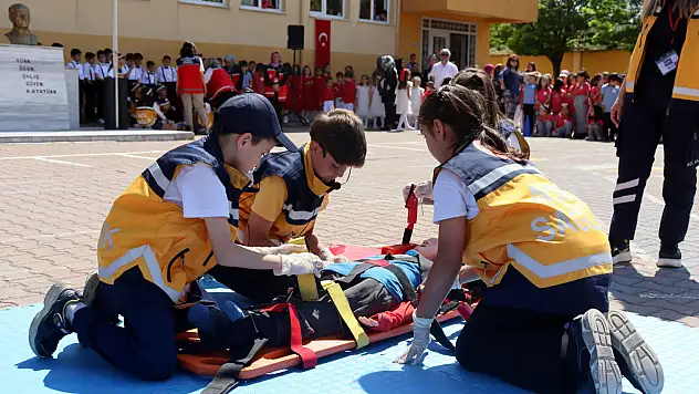 İlkokul öğrencileri hayat kurtarmayı öğrendi