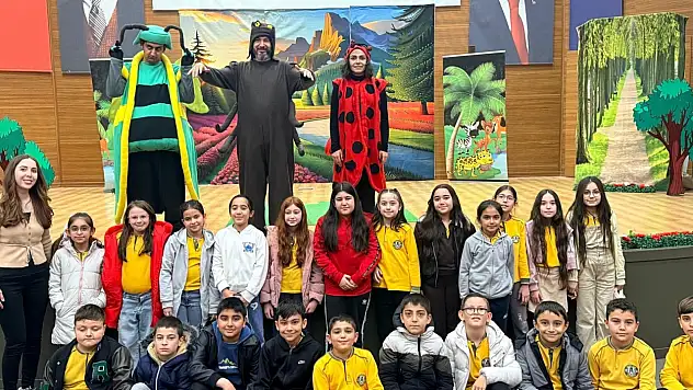 'Ağustos Böceği ile Karınca' miniklerle buluştu