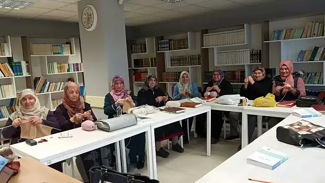 İlmekleri ihtiyaç sahibi çocuklar için atıyorlar