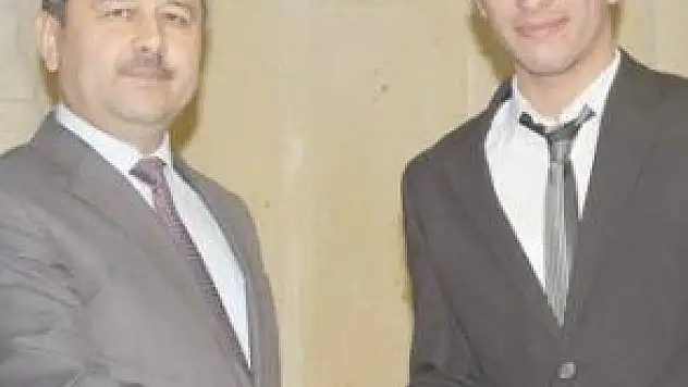 İMAM HATİPLİLER YARIŞTI