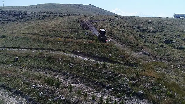 İncesu Belediyesi Ömer Halisdemir'in adını yaşatıyor
