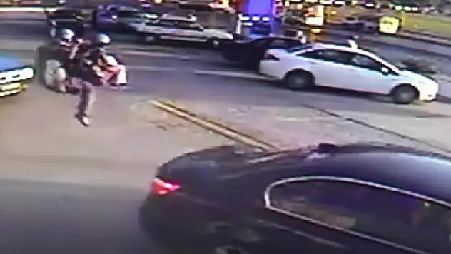 İniş alanını ıskaladı akaryakıt istasyonuna böyle düştü 