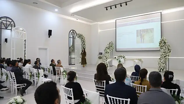 'İnsan hayatını etkileyen en önemli kararlar eş seçimi ve iş seçimidir.'