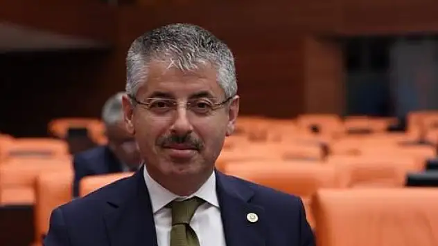 'İnsana dair ne varsa ondan yana olan değil midir Cumhuriyet?'