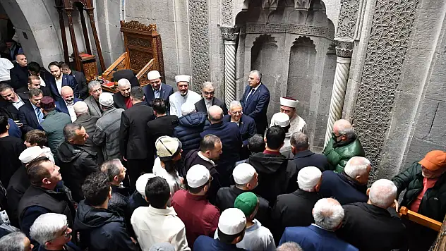 'İri, diri, bir ve beraber olmaya her zamankinden daha fazla ihtiyacımız var'