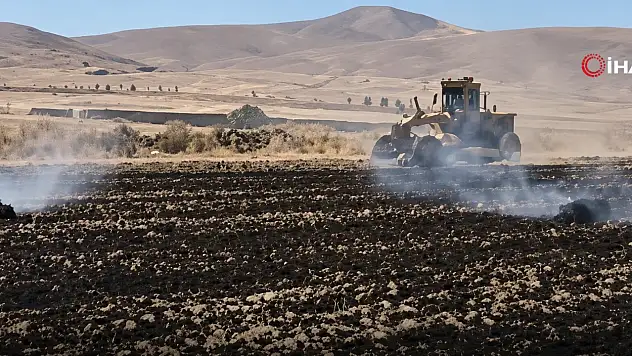 İş makineleri ekinleri kurtardı: İncesu'daki yangın büyümeden söndü