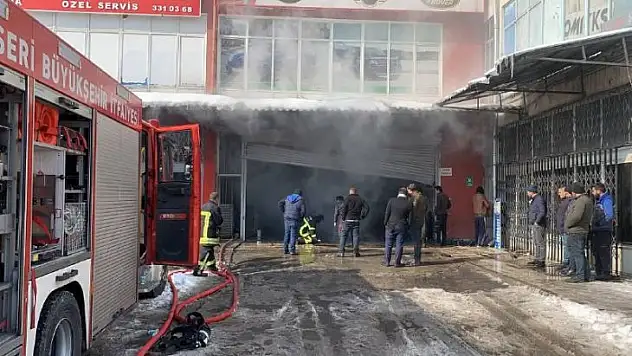 İş yerinde yangın hasara neden oldu