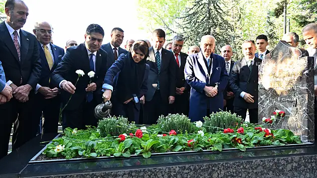 Alparslan Türkeş unutulmadı: Kayserili isimden ziyaret.