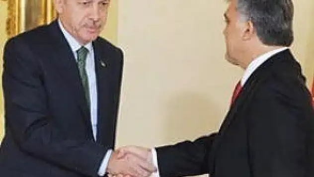 İŞTE GÜL İLE ERDOĞAN ARASINDAKİ BÜYÜK FARK