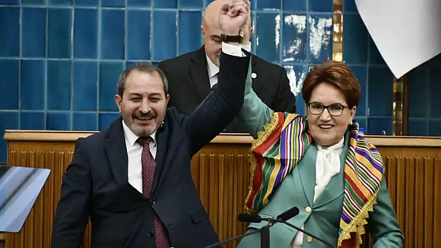 İstifa etti!