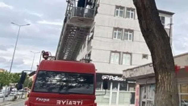 İtfaiye ekipleri bir canı daha kurtardı!