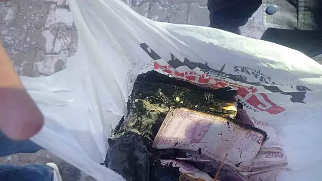 Alevlerin içinde Kur'an-ı Kerim ve 320 bin TL son anda kurtarıldı