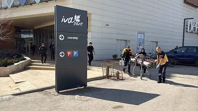 AVM'de boşluktan düştü