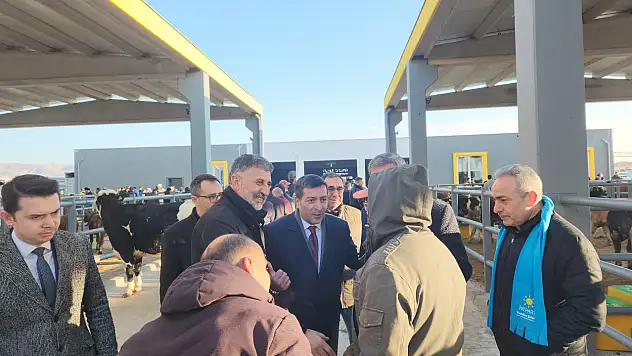 İyi Parti'den hayvan pazarı çıkarması