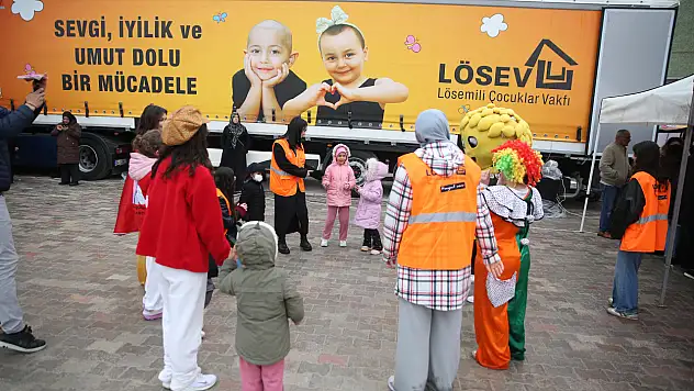 'İyilik Tırı' yollarda