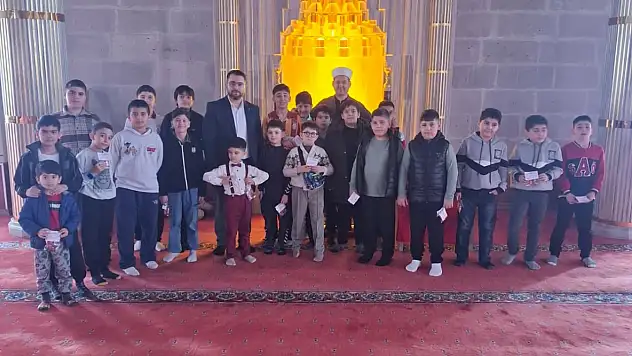 İzzet Bayraktar Gençlik Merkezi'nde bayramlaşma heyecanı!