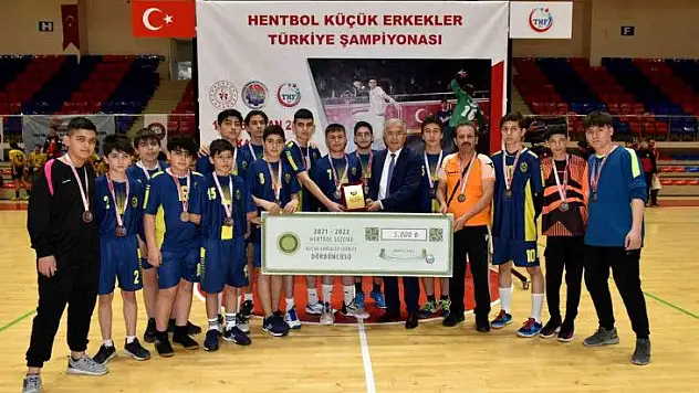 Hentbolda Türkiye 4.'sü oldu