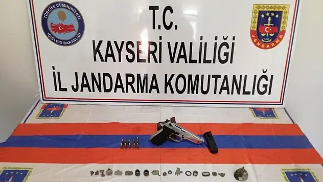 Define avcılarına gözaltı