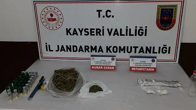 Jandarmadan uyuşturucu operasyonu: 515 gram kubar esrar ele geçirildi
