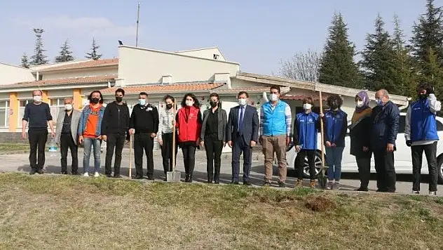 Kabakcı, fidanları Nevruz'da toprakla buluşturdu