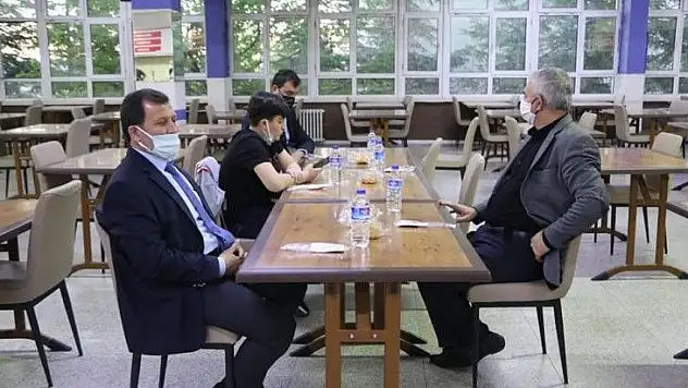 Kabakcı öğrencilerle iftarda buluştu