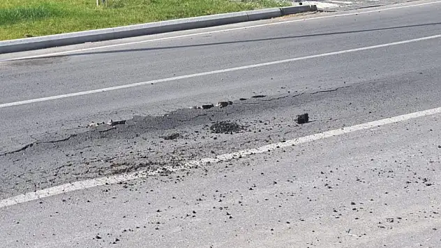 Kabaran asfalt mahallede endişe yarattı!