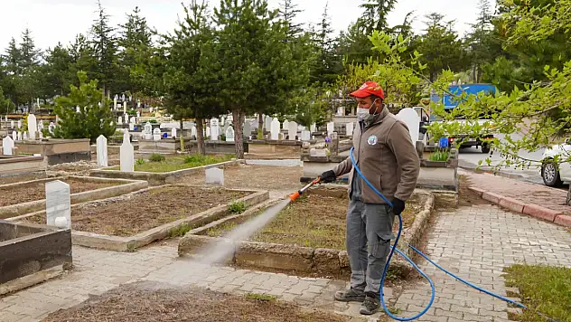 Kabir ziyaretleri öncesi Melikgazi'de bakım ve temizlik çalışması