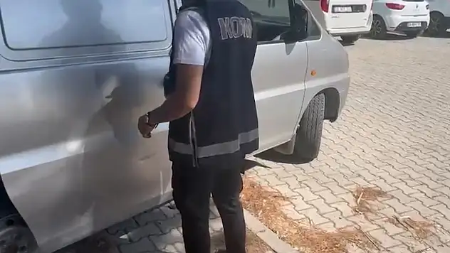 Kaçak parfüme polis operasyonu!