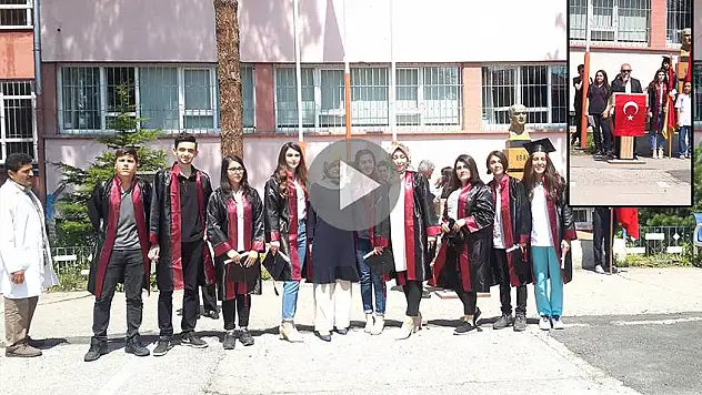 Kadı Burhaneddin' de mezuniyet coşkusu