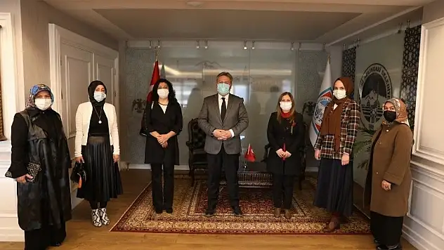 AK Parti Kadın Kollarından Palancıoğlu'na ziyaret