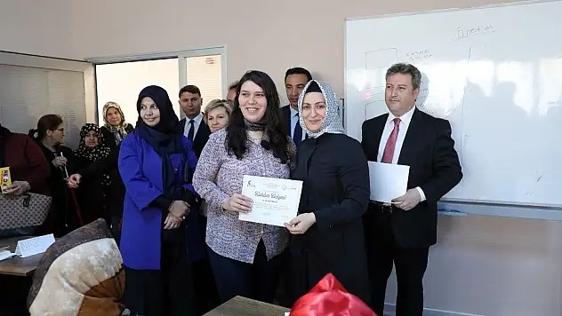 Kadın Kültür Merkezi ilk mezunlarını verdi