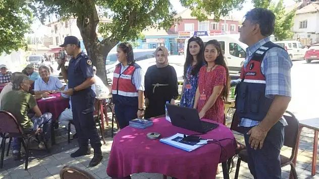 Kadına El Kal-Ka-Maz