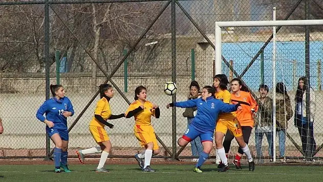 Kadınlar 3. Ligine de 1 hafta ara verildi