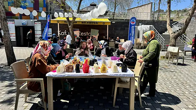 Kadınların el emeği göz nuru sergilendi