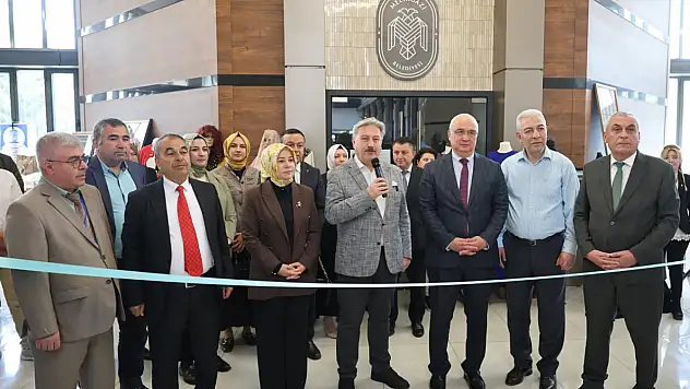 Kadınların el emeği ürünleri Melikgazi'de sergilendi