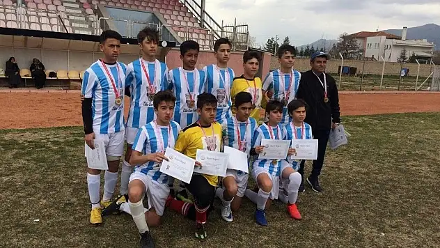 Kadir Has Orta Okulu yarı finale yükseldi