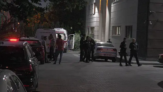 Kafasına sıkarak hayatına son verdi