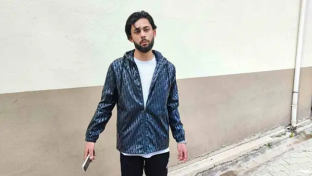 Kahraman genç can kurtarırken canından oluyordu