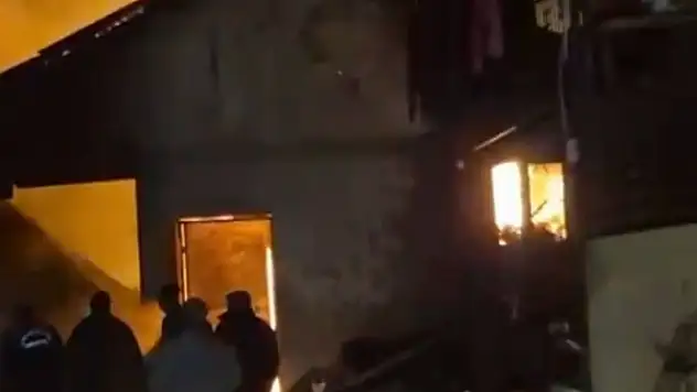 Ahır ve garajda yangın çıktı!