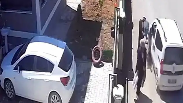 Kahramanmaraş'ta hafif ticari araç yaşlı kadına çarptı