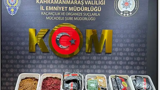 Kaçak tütün ve telefona Maraş'ta polis geçit vermedi