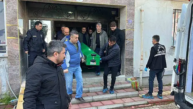 Madde bağımlısı genç babasını öldürdü